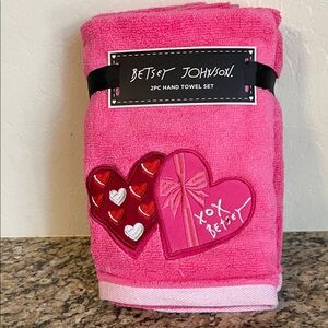 New Betsey Johnson Valentine Hand Towels